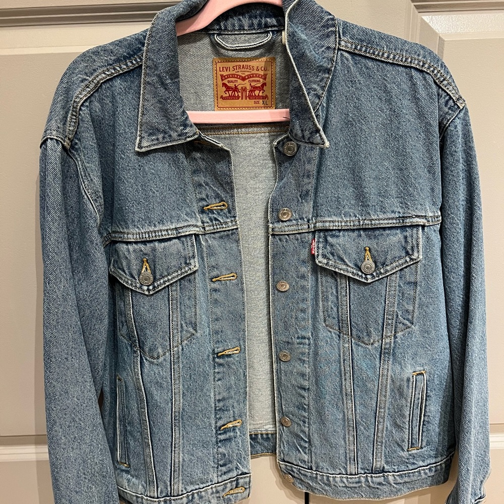 Levi’s trucker jacket! Size XL